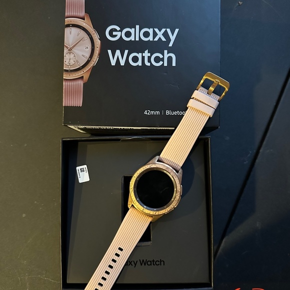 Galaxy Watch - Picture 1 of 2